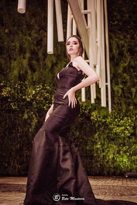 editorial de moda, vestido, noiva vestido de noiva - casa donaire - fotografo - curitiba - fotografo de casamento - noivas - debutantes - festas - vídeo - cinegrafista -  estudio beto monteiro - feira noivas curitibanas - 2019 - terno de noivo'