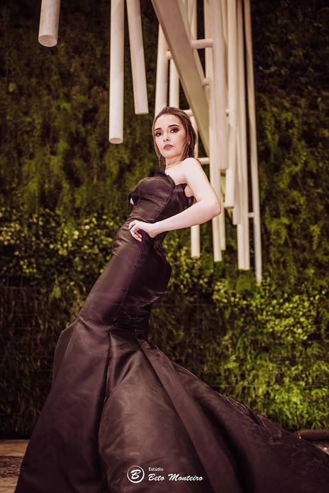 editorial de moda, vestido, noiva vestido de noiva - casa donaire - fotografo - curitiba - fotografo de casamento - noivas - debutantes - festas - vídeo - cinegrafista -  estudio beto monteiro - feira noivas curitibanas - 2019 - terno de noivo'