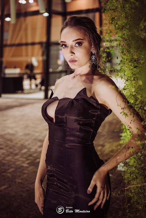 editorial de moda, vestido, noiva vestido de noiva - casa donaire - fotografo - curitiba - fotografo de casamento - noivas - debutantes - festas - vídeo - cinegrafista -  estudio beto monteiro - feira noivas curitibanas - 2019 - terno de noivo'