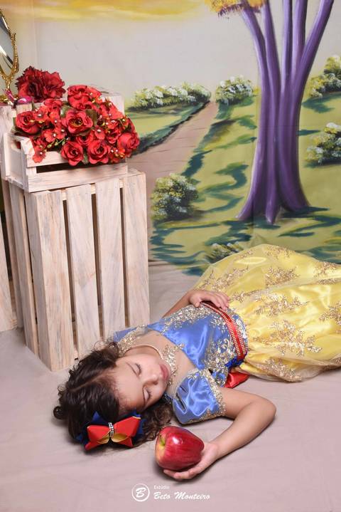 Book fotográfico Infantil - Book de fotos - Book de Criança - Book de Bebê - Book Menina - Book Menino - Estúdio Beto Monteiro - Curitiba - book branca de neve'