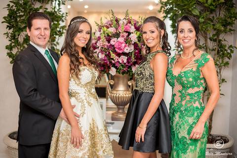 Aniversário de 15 anos - Cobertura fotografica - Cobertura de filmagem - Foto e Filmagem de 15 anos - Debutante - Estúdio Beto Monteiro - Curitiba'