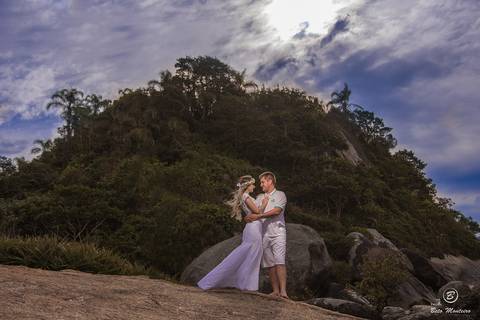 Book Pré-Casamento - Book Pré-wedding - Trash the dress - Book de casal - Sessão de noivos - Save the date - Estúdio Beto Monteiro - Curitiba guaratuba'