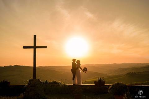 Book Pré-Casamento - Book Pré-wedding - Trash the dress - Book de casal - Sessão de noivos - Save the date - Estúdio Beto Monteiro - Curitiba - florença itália chianti greve toscana eurotrip - por do sil - cruz'