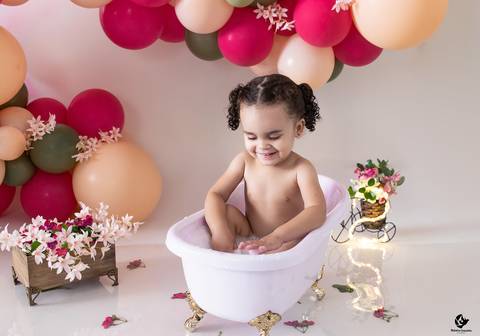 Smash the cake estúdio, smahe menina Brasília DF, smash 2 ano menina.Foto Helenice Gonçalves Fotografia
'