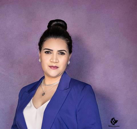 ensaio fotografico feminino com Helenice Gonçalves Fotografia, retrato feminino, ensaio corportativo, ensaio feminino realizado em Jundiaí por Helenice Gonçalves Fotografia
'