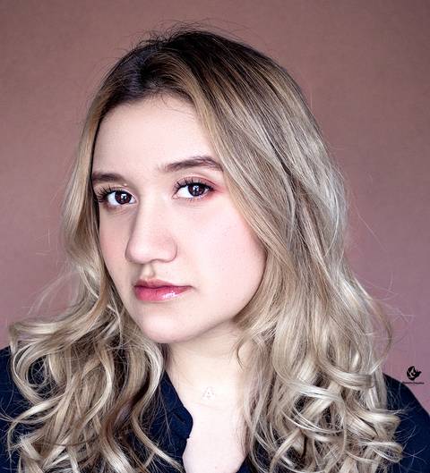 Retrato Feminino, fotografa brasília DF, Helenice Gonçalves Fotografia. Fotografia Estúdio Helenice Gonçalves Fotografia.'