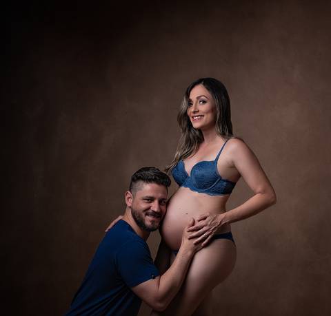 foto de gestante, retrato de gestante em estudio brasilia df. helenice gonçalve fotografia, ensaio fotografico gestante em estudio, fotografa'