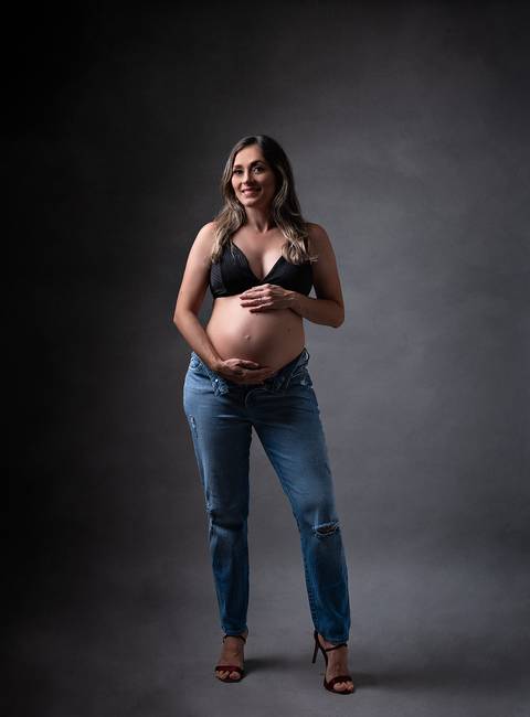 ensaio gestante em brasilia df, ensaio em estudio, fotograda de gestante em brasilia df, helenice gonçalves fotografia, retrato de gestante,'