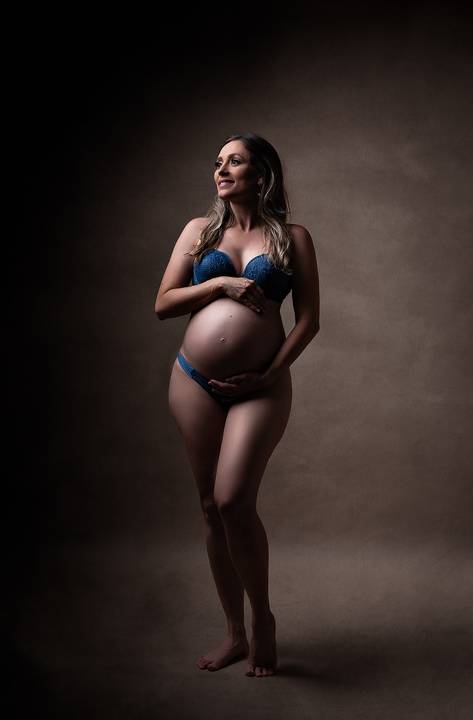 Ensaio gestante, fotografia de gestante, retrato de gestante, foto em estúdio de gestante em brasilia df, helenice gonçalves fotografia'