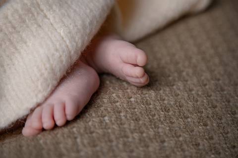 ensaio new born em estudio em familia por helenice gonçalves fotografia'