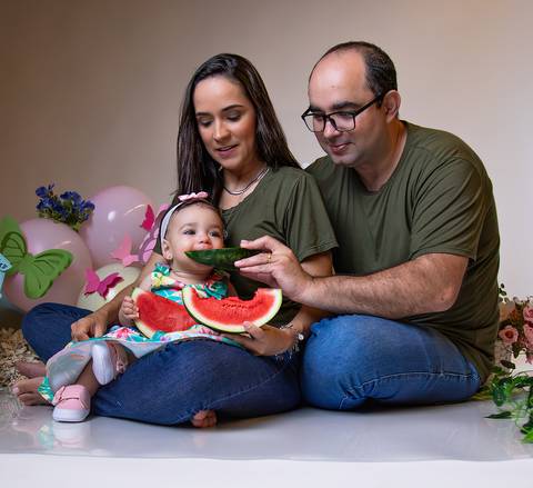 ensaio smash the cake menina, ensaio smash the cake tema jardim, fotografa de smash the cake em brasilia df'