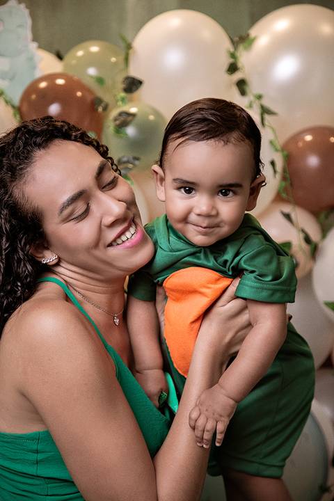 ensaio smash the cake em estudio tema dino baby em brasilia df'