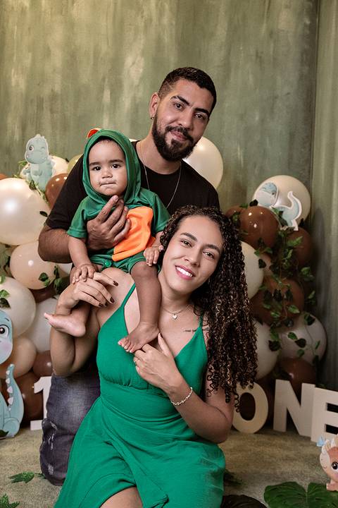 Ensaio Smash the cake brasilia df tema dino baby menino em estudio'