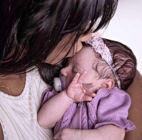 ensaio new born amor de mãe.'