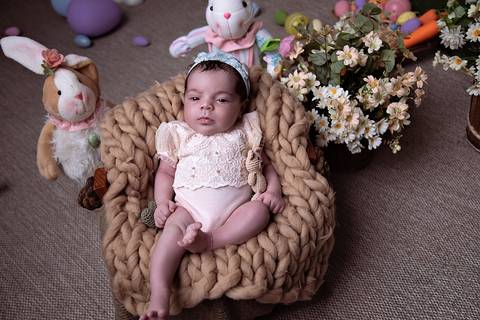 pascoa ensaio new born menina em estudio'