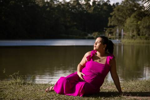 fotogafia de gestante externa em embu das artes parque do rizo sp'