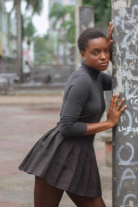 Ensaio fotográfico urbano, mulher negra, ensaio de moda - via light'