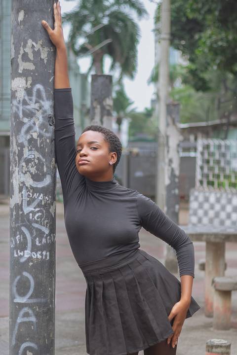 Ensaio fotográfico urbano, mulher negra, ensaio de moda - via light'