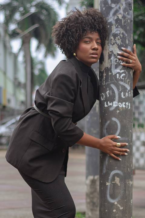 Ensaio fotográfico urbano feminino, ensaio de moda - via light'