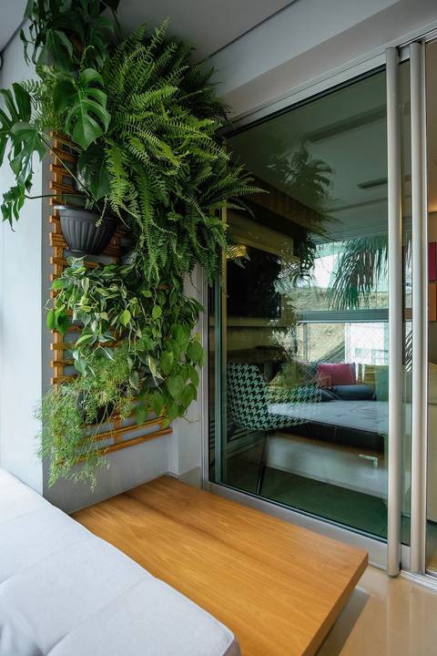 jardim vertical em varanda varanda ampla varanda de apartamento'