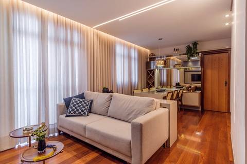 sala de apartamento pequeno sala com pisa de madeira corrida diego rocha fotografo fotografia de arquitetura e ambiente bh belo horizonte'