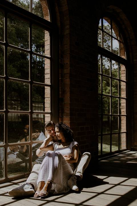 fotografia em luz e sombra na estação de trem de Paranapiacaba'