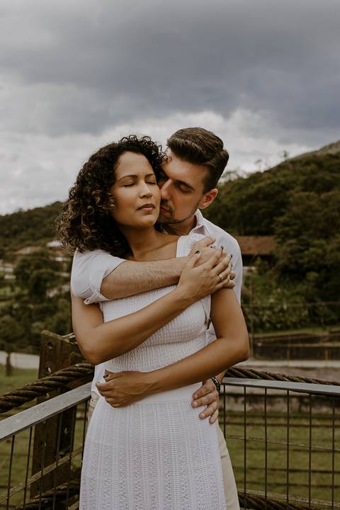 fotografia do casal na ponte em Paranapiacaba'