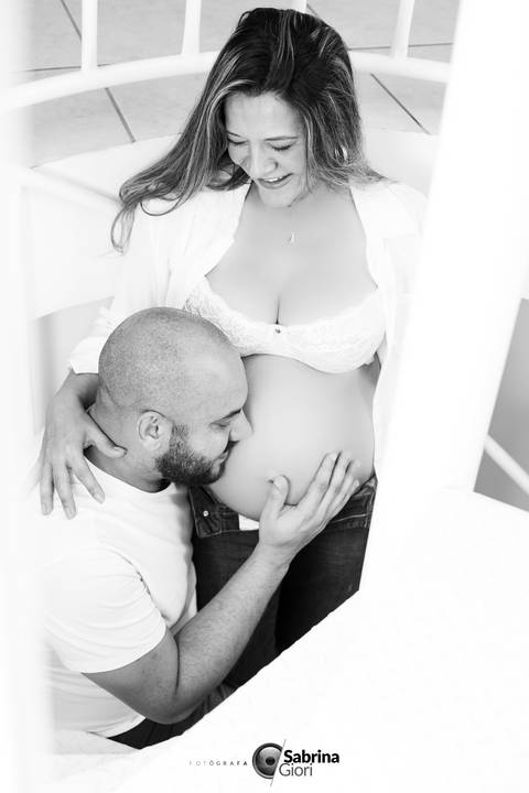 Ensaio fotográfico de gestante na residência da cliente '