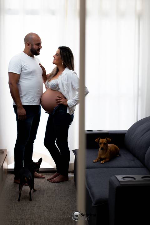 Ensaio fotográfico de gestante na residência da cliente '