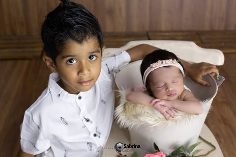 ensaio newborn em bh com a família '