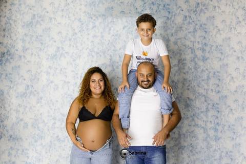 Ensaio fotográfico gestacional com maquiagem inclusa '