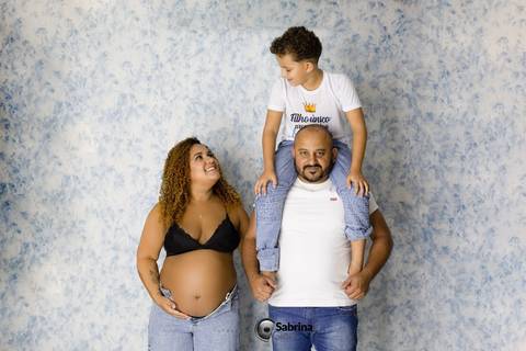 Ensaio fotográfico gestacional com maquiagem inclusa '