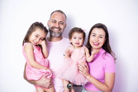 Papai, mamãe e irmão, também participam!'