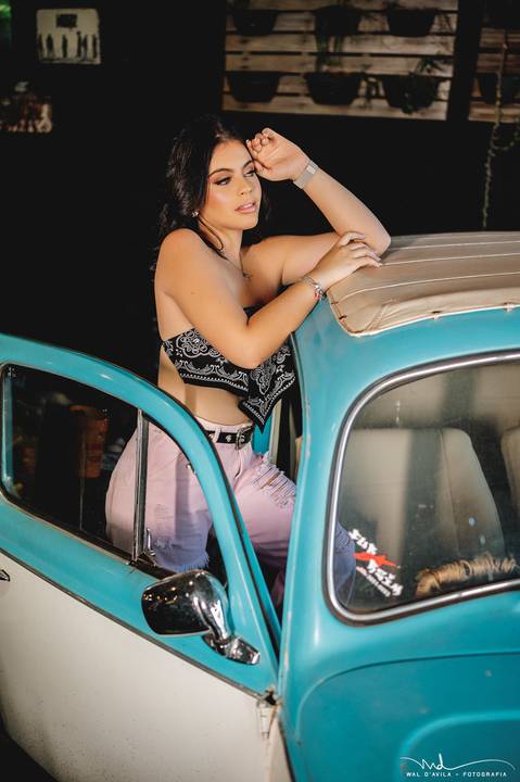 ensaio feminino com fusca'