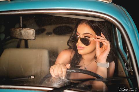 ensaio feminino com fusca'