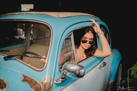 ensaio feminino com fusca'