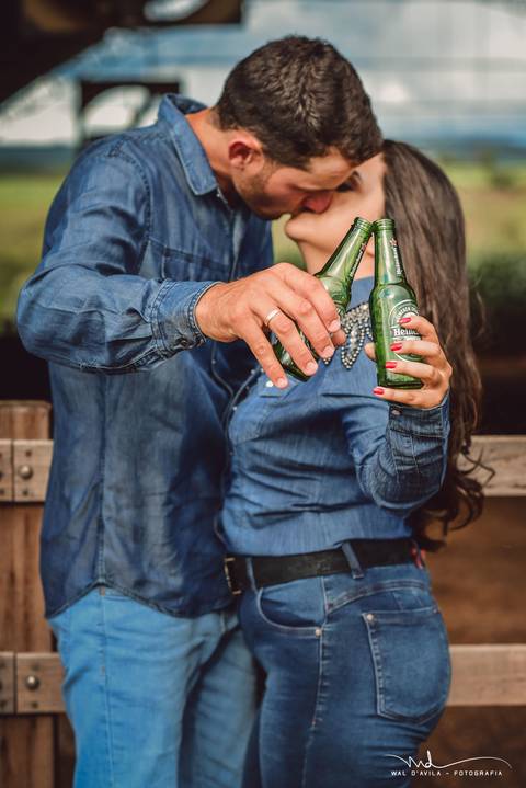 casal-country-vacas-milho'