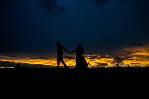 pre-wedding-laura-e-paulo-roberto-serra-do-salitre-waldavilafotografia-carmodoparanaiba
-casalmontanha-casalfogueira-casalflores-casalbicicleta'