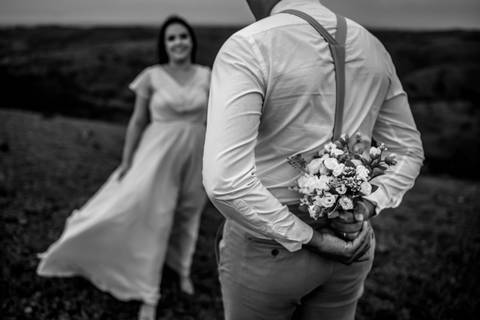 pre-wedding-laura-e-paulo-roberto-serra-do-salitre-waldavilafotografia-carmodoparanaiba
-casalmontanha-casalfogueira-casalflores-casalbicicleta'