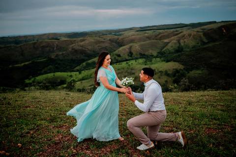 pre-wedding-laura-e-paulo-roberto-serra-do-salitre-waldavilafotografia-carmodoparanaiba
-casalmontanha-casalfogueira-casalflores-casalbicicleta'