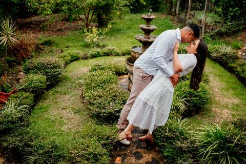 pre-wedding-laura-e-paulo-roberto-serra-do-salitre-waldavilafotografia-carmodoparanaiba-fonte
'