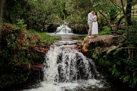 pre-wedding-laura-e-paulo-roberto-serra-do-salitre-waldavilafotografia-carmodoparanaiba -casalcachoeira
'