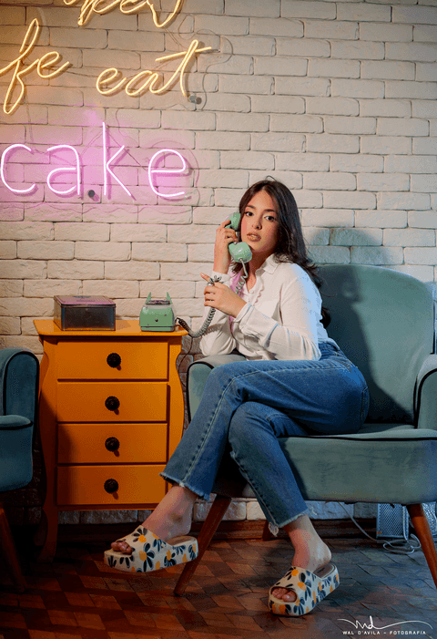 15anos-sofhia-cinema-carmodoparanaiba-waldavilaforografia-ensaio15anosexterno-telefone-fotografocarmodoparanaiba-'