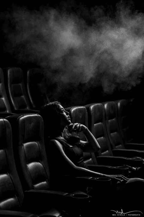 15anos-sofhia-cinema-carmodoparanaiba-waldavilaforografia-ensaio15anosexterno-fotografocarmodoparanaiba-corvette'