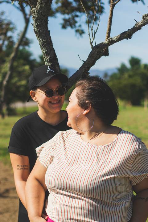 ensaio externo casal por do sol rural ufrrj pose para ensaio fotográfico'