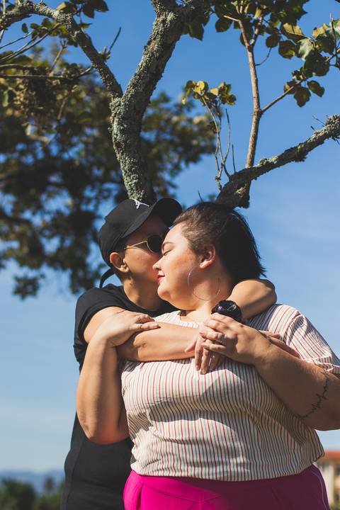 ensaio externo casal por do sol rural ufrrj pose para ensaio fotográfico'