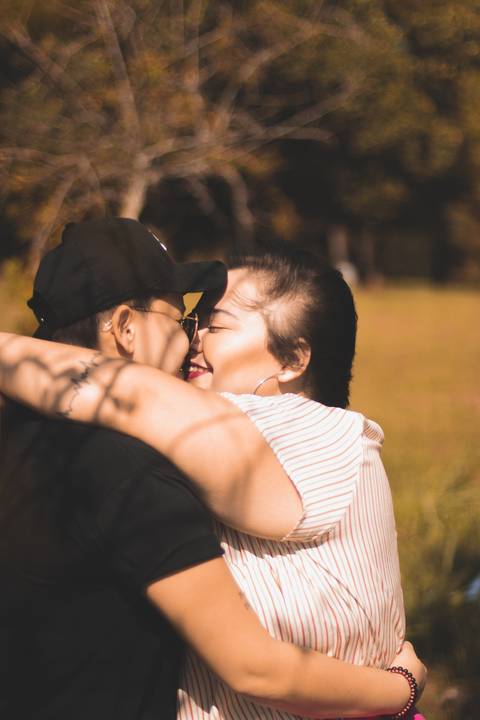 ensaio externo casal por do sol rural ufrrj pose para ensaio fotográfico'