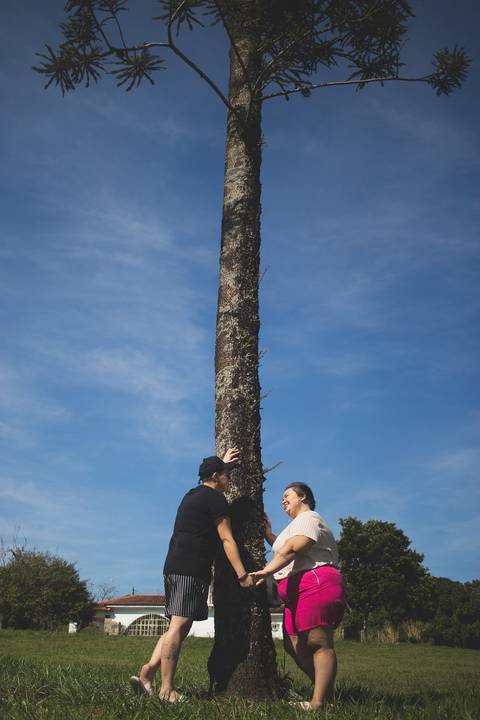ensaio externo casal por do sol rural ufrrj pose para ensaio fotográfico'