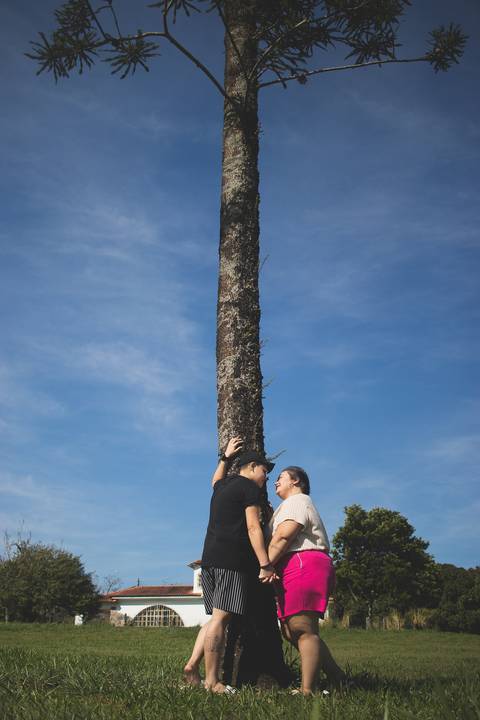 ensaio externo casal por do sol rural ufrrj pose para ensaio fotográfico'