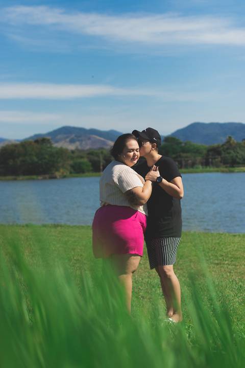 ensaio externo casal por do sol rural ufrrj pose para ensaio fotográfico'